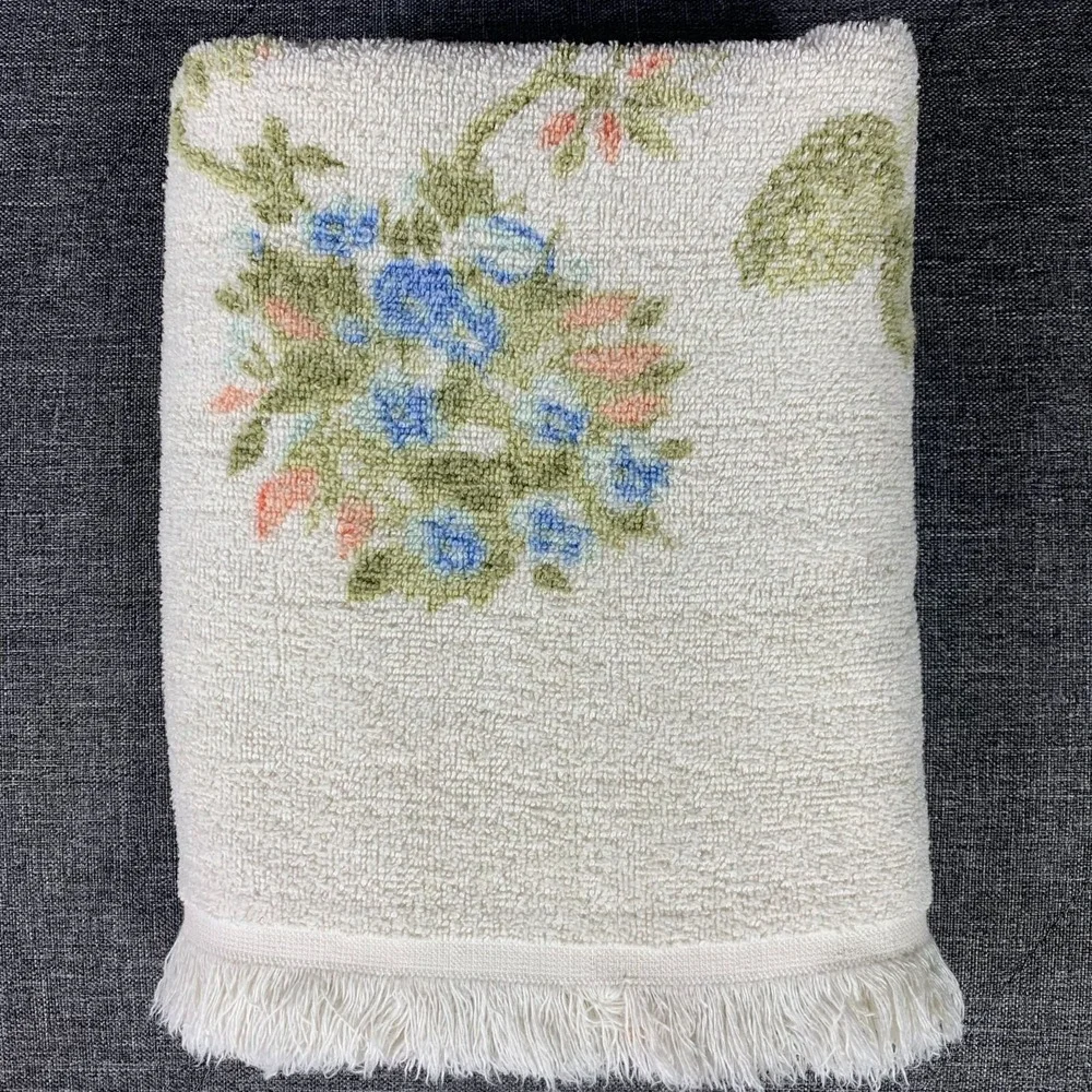 Vintage Fieldcrest Floral Patterned Bath Towel Cotton 23